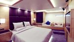 Foto: Mengintip Yacht Mewah Baru Milik Jackie Chan
