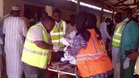 Seperti dilansir Reuters dan AFP, Selasa (21/11/2017), ledakan bom bunuh diri ini terjadi di Masjid Madina di kota Mubi, Adamawa State, pada Selasa (21/11) pagi, sekitar pukul 05.20 waktu setempat. Ledakan ini tercatat sebagai pembunuhan massal terbesar di Nigeria sepanjang tahun ini. NEMA/Handout via REUTERS.