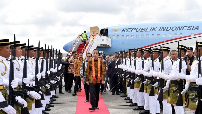 Presiden Jokowi Lakukan Pertemuan Terbatas dengan PM Najib