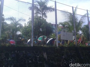 Pencari Suaka di Rudenim Manado Demo