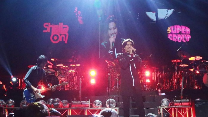 Sheila On 7 di Konser 5uper Group