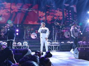 Konser 5UPERGROUP Penuh Warna dan Meriah