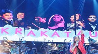 Momen Krakatau berada di atas panggung memang menjadi momen langka, saat ini. Foto: Ismail