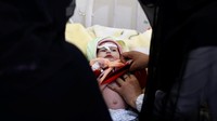 Pemblokadean juga dilakukan sebagai respons atas serangan rudal yang dilakukan para pemberontak Houthi di Yaman. Rudal tersebut berhasil dicegat oleh sistem pertahanan Saudi dan jatuh di dekat Riyadh. (Foto: Dok. REUTERS/Khaled Abdullah)