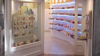 Toko ini bernama Amsterdam Duck Store. Toko ini berada di Oude Leliestraat, Amsterdam, Belanda. (Amsterdam Duck Store/Facebook)