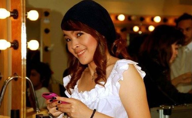 Jeva adalah pesulap cantik asal Palembang yang dikenal memiliki kemampuan hipnotis seperti Master Romy Rafael. Jeva merupakan pesulap jebolan The Master Season 3. Foto: Istimewa