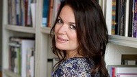 Adalah seorang CEO perusahaan susu bernama Lifeway Foods yang bermarkas di Illinois. Julie Smolyansky merupakan wanita berdarah Ukraina ini menginjakkan kakai saat berusia 1 tahun, mengikuti orang tuanya yang bermigrasi. Istimewa/Ranker.