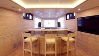 Selain mewah, Yacht tersebut juga memiliki kecepatan maksimum hingga 32 Knot. Yacht mewah ini pun baru diserahkan ke Jackie Chan  pada bula lalu (Ruying Yachts)    