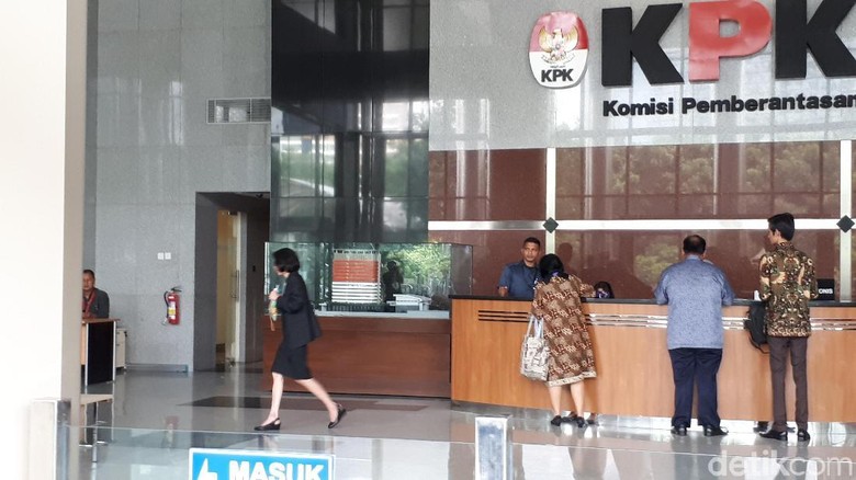 Plt Sekjen DPR Datangi KPK, Ada Apa? Plt Sekjen DPR Datangi KPK, Ada Apa?