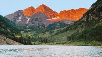 Berikut adalah foto-foto terbaru dari Charles ORear. Pertama adalah Maroon Bells yang diambil di Colorado.