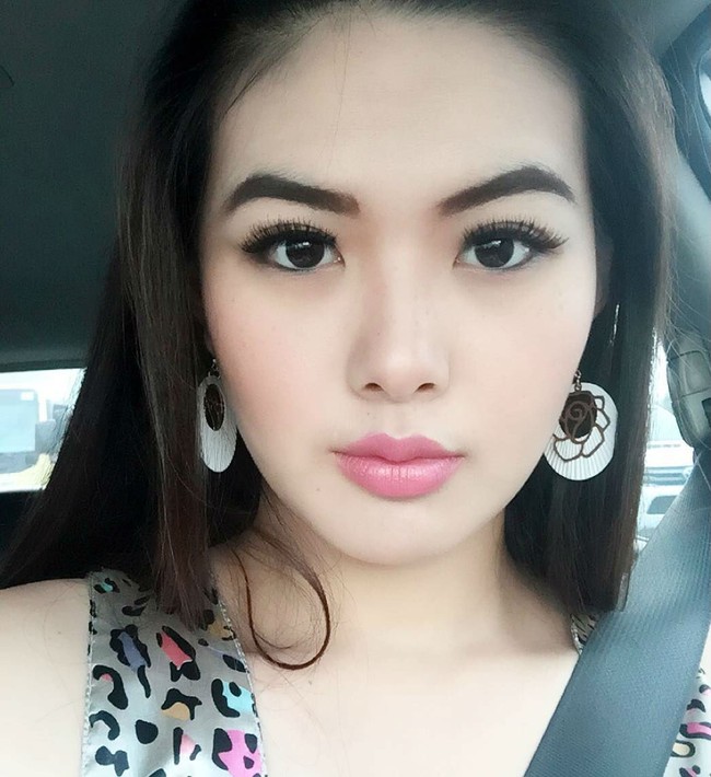 Jennifer Aiko adalah wanita cantik berdarah Padang. Dia merupakan pesulap yang ahli dalam hal gaib di luar nalar manusia. Ia mulai dikenal saat tampil di acara sulap Neo Gara Gara Magic. Foto: Instagram