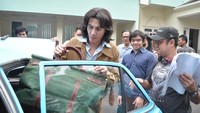 Vino G Bastian harus memakai wig khusus saat berperan sebagai Chrisye. (MNC Pictures)