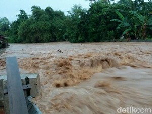 Tanggul Jebol di Semarang, 100 Rumah Terdampak Banjir