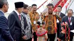 Foto: Kain Serawak di Pundak Jokowi
