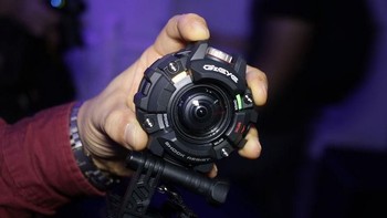 Dalam mode tersebut, jam tangan pintar itu bisa dijadikan viewfinder kamera. Foto: Istimewa
