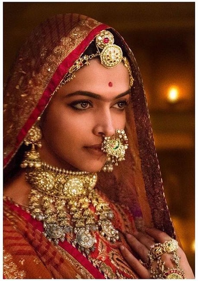 Sebelum berakting sebagai Padmavati, nama Deepika Padukone memang sudah cukup terkenal di Bollywood maupun Hollywood. Salah satu judul film yang dibintanginya adalah xXx: Return of Xander Cage. Foto: Dok. Instagram/deepikapadukone