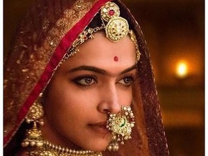 Polemik Film Padmavati, Duo Zaskia Dioperasi