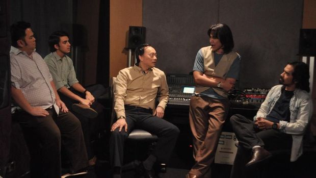 Rizal Mantovani antara Senang dan Beban Sutradarai Film 'Chrisye'