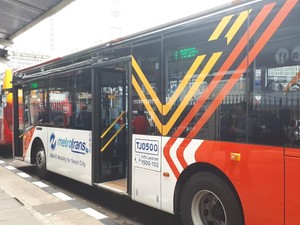 Video: Uji Coba Gratis Metrotrans, Bus Pengganti Metromini