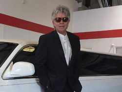 Ini Pria yang Terobsesi Buktikan Bumi Datar Pakai Roket Sendiri