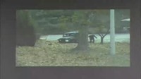 Dalam gambar CCTV terlihat tentara itu tampak keluar dari sebuah mobil dan mencoba terus berlari (Foto: Dok. Reuters TV)