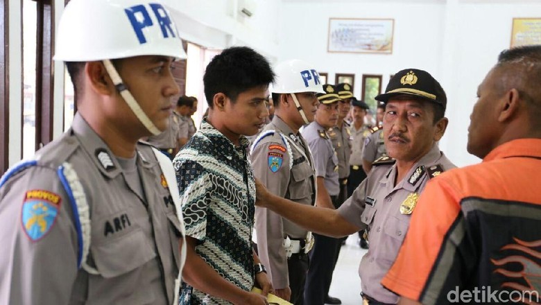 Desersi dan Konsumsi Narkoba, 5 Anggota Polisi Aceh Dipecat Desersi dan Konsumsi Narkoba, 5 Anggota Polisi Aceh Dipecat