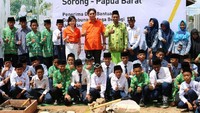 Melalui Bank Mega Tabungan Mega Berbagi, nasabah dan Bank Mega bersama-sama membantu pendidikan dengan menyisihkan minimal 1% dari suku bunga yang diterima dan Bank Mega memberikan tambahan 1%. Hingga saat ini Program Mega Berbagi telah menetapkan kembali 37 sekolah yang dibantu dan  tersebar dari Aceh hingga Papua. Pool/Bank Mega.