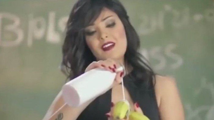 Video Musiknya Dianggap Cabul, Penyanyi Mesir Ditangkap