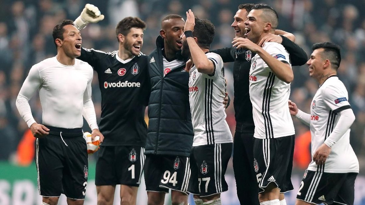 Besiktas lolos sebagai juara Grup G (Osman Orsal/Reuters)