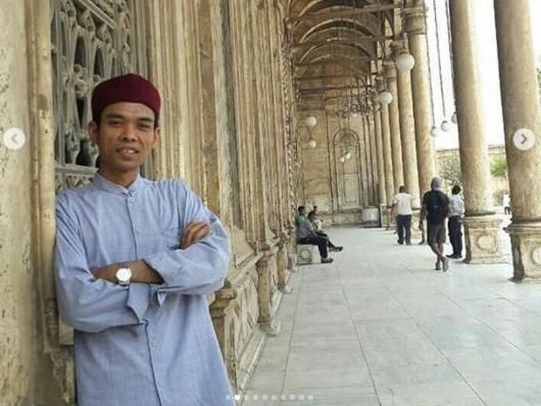 Saat 100 Artis Indonesia Berkumpul dalam Kajian Ustad Abdul Somad Saat 100 Artis Indonesia Berkumpul dalam Kajian Ustad Abdul Somad