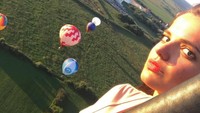 Ini adalah fotonya saat naik balon udara di Ryazan Oblast, Rusia (Instagram/_rossiyana_)