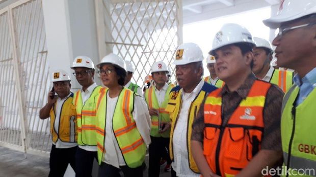 Duet Sri Mulyani dan Basuki Blusukan ke GBK