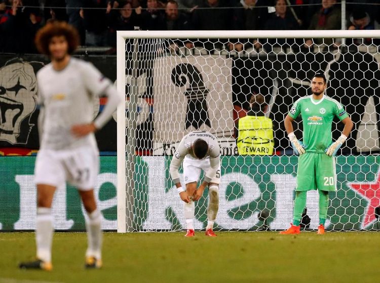 Foto: Bisa Lolos dengan Hasil Seri, Setan Merah Malah Kalah