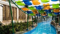 Untuk dapat menikmati dan menginap di sini, biayanya dimulai dari 1.783 HKD (Rp 3,1 juta) sampai 16.888 HKD (Rp 29 juta) tergantung jenis kamar yang dipilih (Hotel Okura Makau)