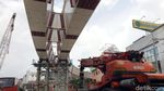 Ngeri! Bangunan Ini Hampir Cium Lintasan LRT Palembang