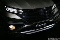 Toyota Rush.