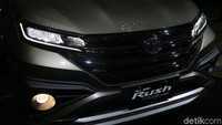 Kini, mobil memiliki total panjang 4.435 mm atau lebih panjang 230mm dibanding terdahulunya.