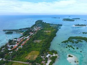 Di Balik Pesona Keindahan Pulau Pari