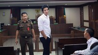Majelis memberikannya hukuman satu tahun penjara. Pool/Palevi S/detikFoto.