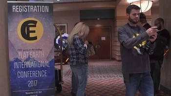 Begini suasana konferensi pertama penganut teori Bumi Datar yang berlangsung di Raleigh, Carolina Utara, Amerika Serikat (AS) pada 9-10 November. Foto: BBC