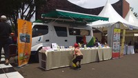 Mobil Laboratorium Keliling sebenarnya sudah lama beroperasi di banyak daerah di Indonesia. Mulai dari sekolah, pasar, kelurahan dan tempat lainnya jadi sasaran edukasi mengenai makanan dengan bahan kimia berbahaya. Foto: Aisyah Kamaliah