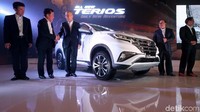 Kami berharap dengan diluncurkannya All New Terios ini masyarakat Indonesia mendapat beragam pilihan SUV. Kami yakin All New Terios dapat menjawab kebutuhan akan sebuah kendaraan yang cocok untuk mobilitas harian dan bisa dipakai bertualang di akhir pekan, tambah Vice President Director ADM, Sudirman MR.