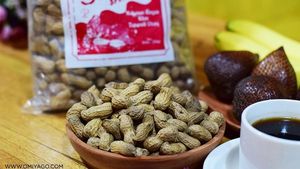 Uniknya Kacang Sihobuk dari Desa Tarutung yang Dimasak dengan Pasir