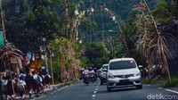 Mobil keluarga dari Nissan itu diajak berlari jauh mengelilingi Bali hanya dengan tujuh liter bensin. Foto: Nissan