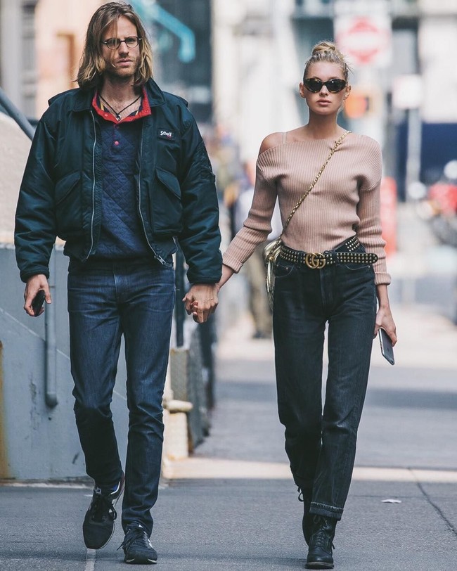 Elsa Hosk-Tom Daly, cukup banyak model yang jatuh hati pada pebisnis. Elsa adalah salahnya satunya. Ia berpacaran dengan wirausahawan Inggris itu sejak 2016. Foto: Instagram