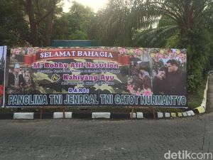 Karangan Bunga untuk Kahiyang-Bobby di Medan Mulai Berdatangan