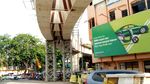 Ngeri! Bangunan Ini Hampir Cium Lintasan LRT Palembang