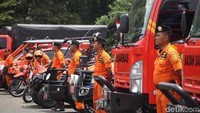 Pelatihan pencarian dan pertolongan juga melibatkan Basarnas.