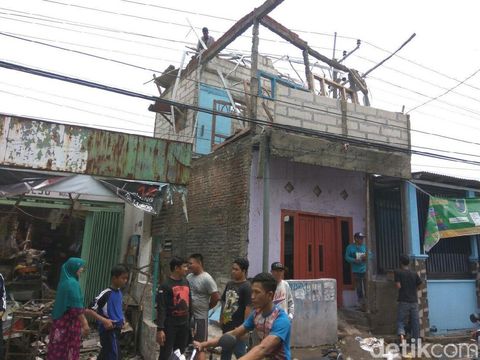 Puting beliung di Sidoarjo/