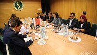 Foto: Ada beberapa kegiatan yang dilakukan delegasi DPR di Polandia. Mulai pertemuan dengan Senat Polandia, pertemuan dengan Menteri Pertanian dan Pembangunan Pedesaan Polandia, hingga pembahasan pembentukan Forum Konsultasi Bilateral (FKB) Indonesia-Polandia. (dok. Tim Fadli Zon)